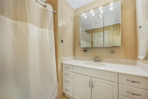 28 Cygnet Drive Smithtown NY 11787