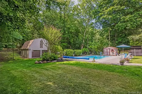 28 Cygnet Drive Smithtown NY 11787