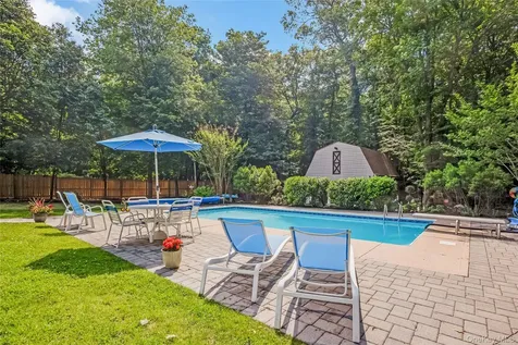 28 Cygnet Drive Smithtown NY 11787