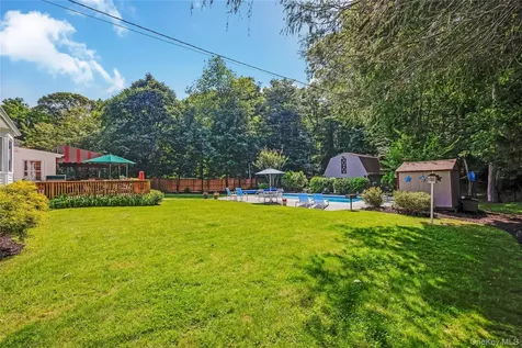 28 Cygnet Drive Smithtown NY 11787
