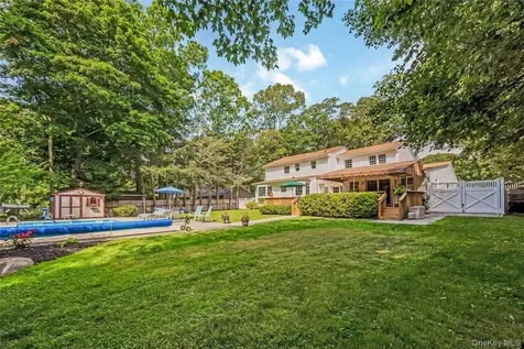 28 Cygnet Drive Smithtown NY 11787