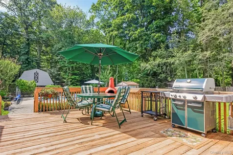 28 Cygnet Drive Smithtown NY 11787