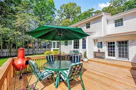 28 Cygnet Drive Smithtown NY 11787
