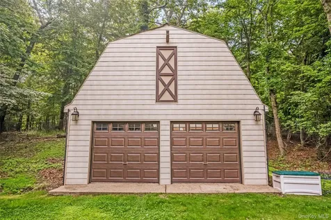 28 Cygnet Drive Smithtown NY 11787