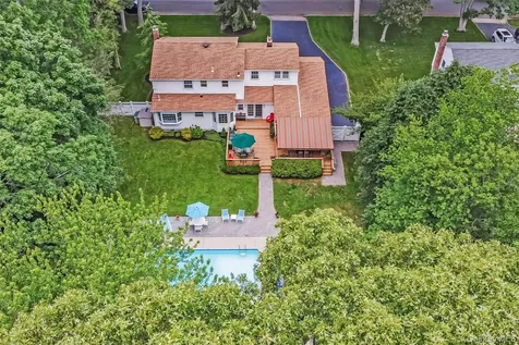 28 Cygnet Drive Smithtown NY 11787