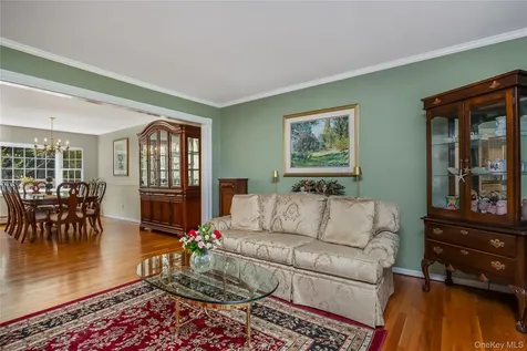 28 Cygnet Drive Smithtown NY 11787