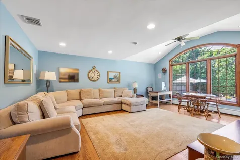 13 Darby Place Glen Head NY 11545