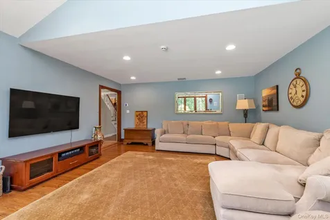 13 Darby Place Glen Head NY 11545