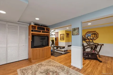 13 Darby Place Glen Head NY 11545