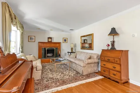 13 Darby Place Glen Head NY 11545