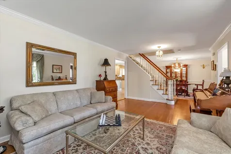 13 Darby Place Glen Head NY 11545