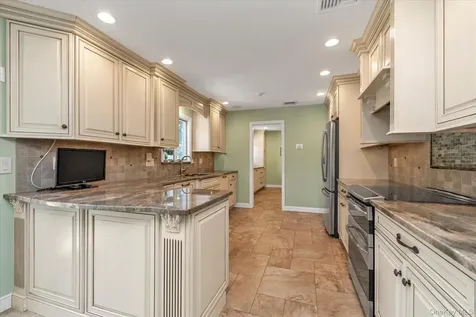 13 Darby Place Glen Head NY 11545