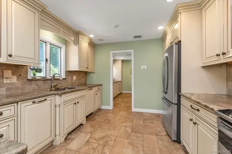 13 Darby Place Glen Head NY 11545