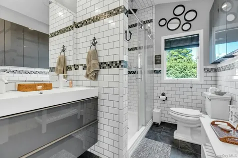 953 Karshick Street Bohemia NY 11716