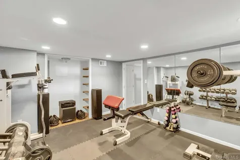 953 Karshick Street Bohemia NY 11716