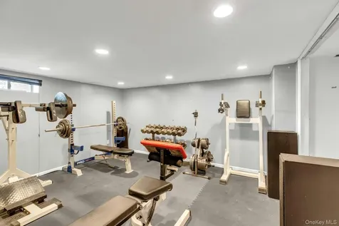 953 Karshick Street Bohemia NY 11716