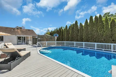 953 Karshick Street Bohemia NY 11716