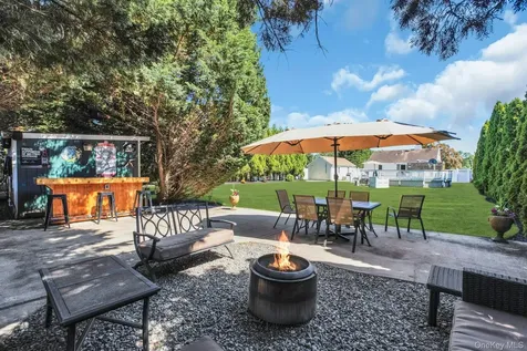 953 Karshick Street Bohemia NY 11716
