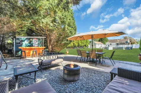 953 Karshick Street Bohemia NY 11716