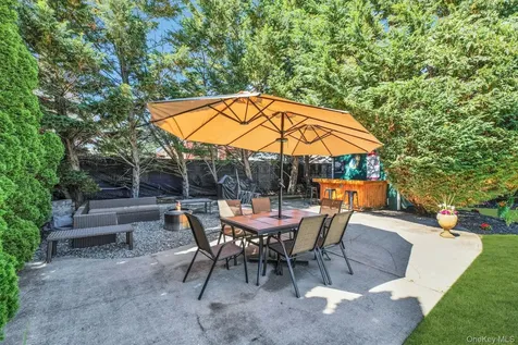 953 Karshick Street Bohemia NY 11716