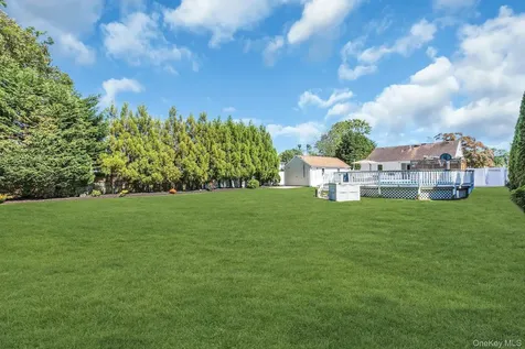953 Karshick Street Bohemia NY 11716