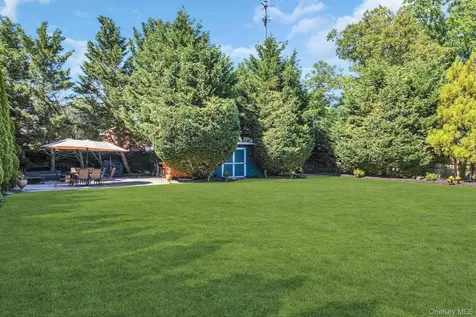 953 Karshick Street Bohemia NY 11716