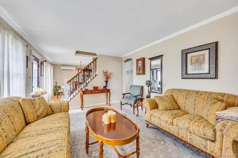 66 Vincent Road Hicksville NY 11801