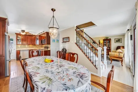 66 Vincent Road Hicksville NY 11801