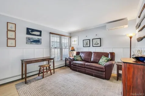 66 Vincent Road Hicksville NY 11801