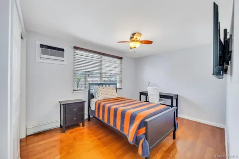 66 Vincent Road Hicksville NY 11801