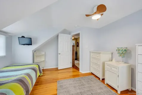 66 Vincent Road Hicksville NY 11801