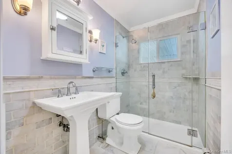 66 Vincent Road Hicksville NY 11801