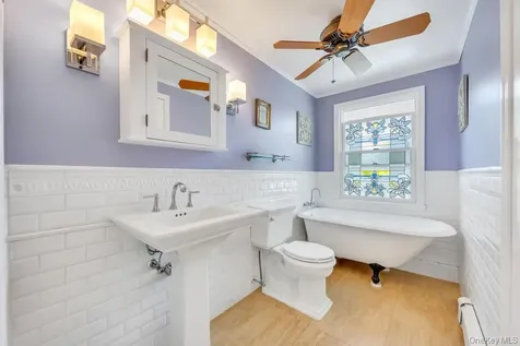 66 Vincent Road Hicksville NY 11801