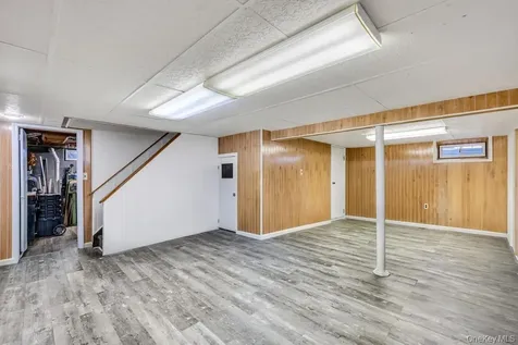 66 Vincent Road Hicksville NY 11801