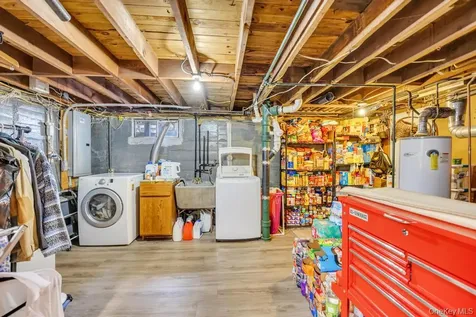 66 Vincent Road Hicksville NY 11801