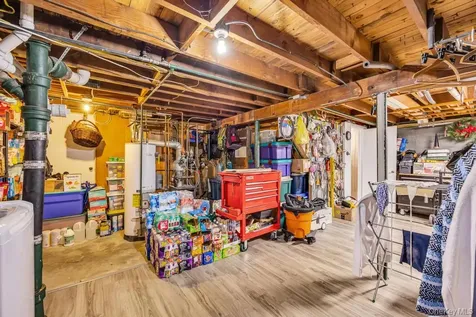 66 Vincent Road Hicksville NY 11801