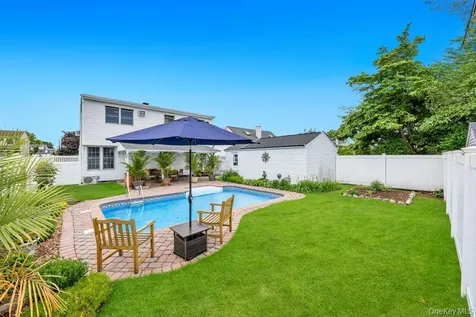 66 Vincent Road Hicksville NY 11801