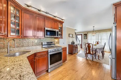 66 Vincent Road Hicksville NY 11801
