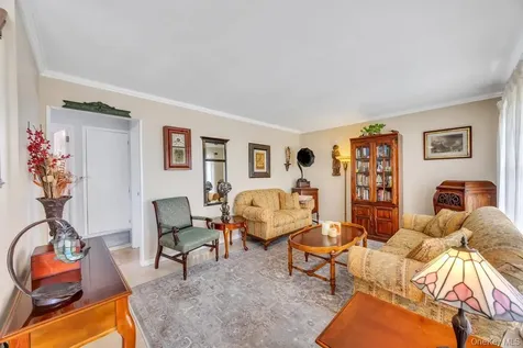 66 Vincent Road Hicksville NY 11801
