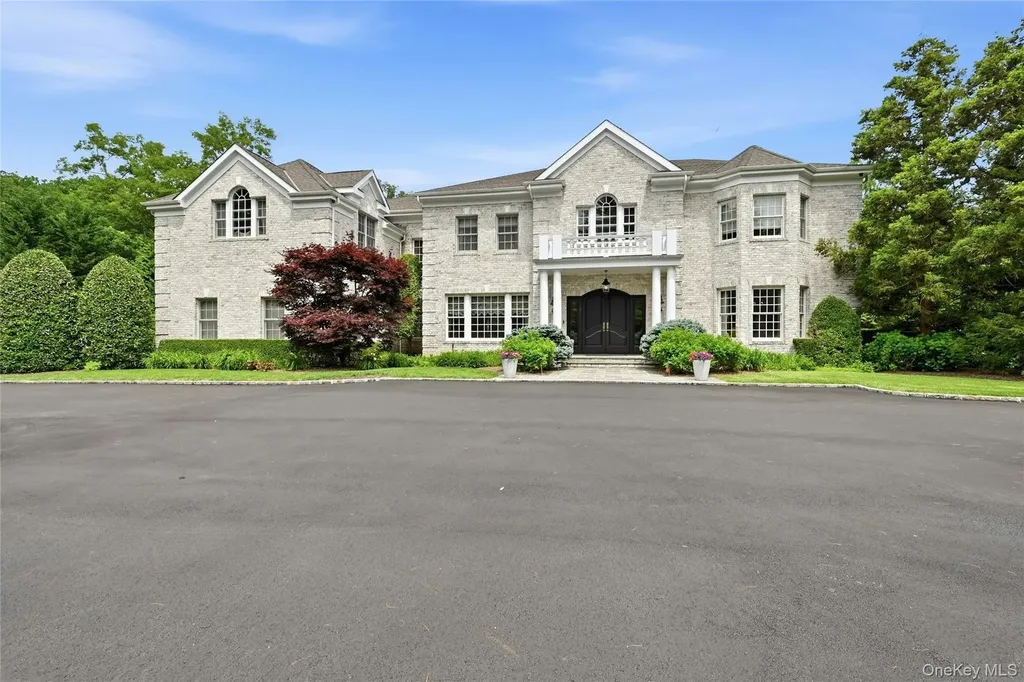 48 Tammys Lane Syosset NY 11791