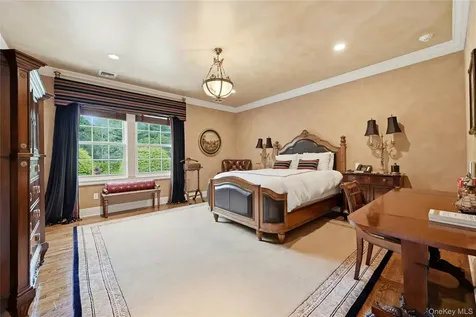 48 Tammys Lane Syosset NY 11791