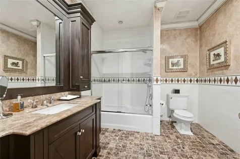 48 Tammys Lane Syosset NY 11791
