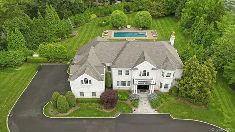 48 Tammys Lane Syosset NY 11791