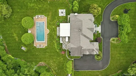 48 Tammys Lane Syosset NY 11791