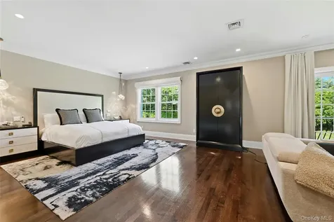 48 Tammys Lane Syosset NY 11791