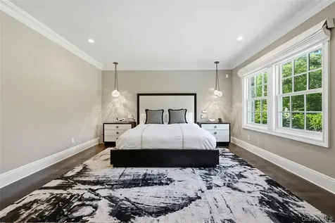 48 Tammys Lane Syosset NY 11791