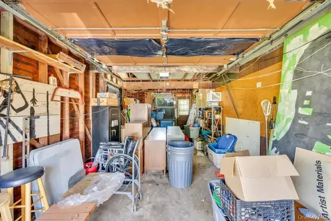 53 Bridle Lane Hicksville NY 11801