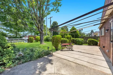 53 Bridle Lane Hicksville NY 11801
