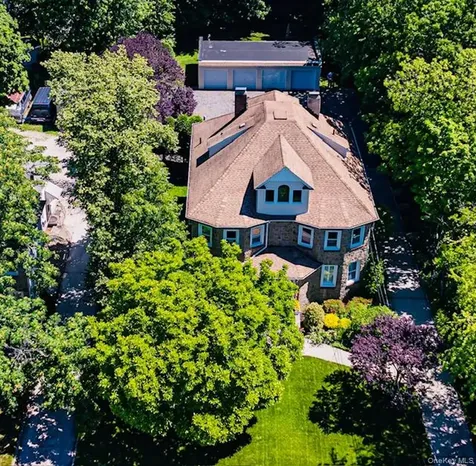 163/165 Lincoln Avenue Rockville Centre NY 11570