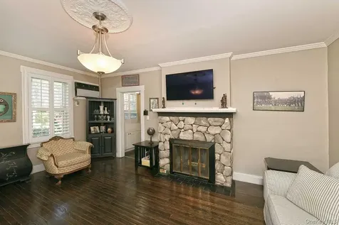 163/165 Lincoln Avenue Rockville Centre NY 11570